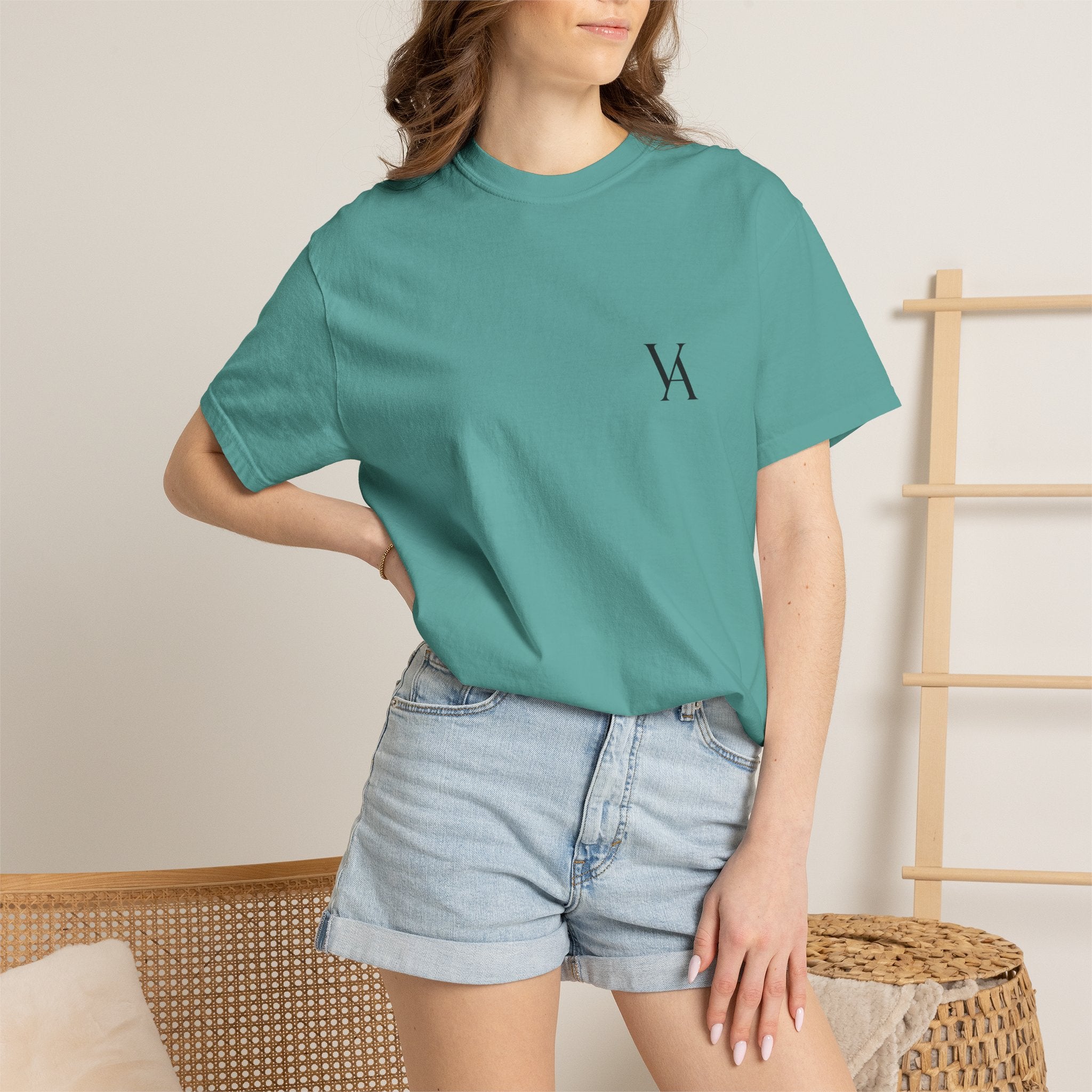 Vaelo Logo T-Shirt — Minimal Branded Graphic Tee
