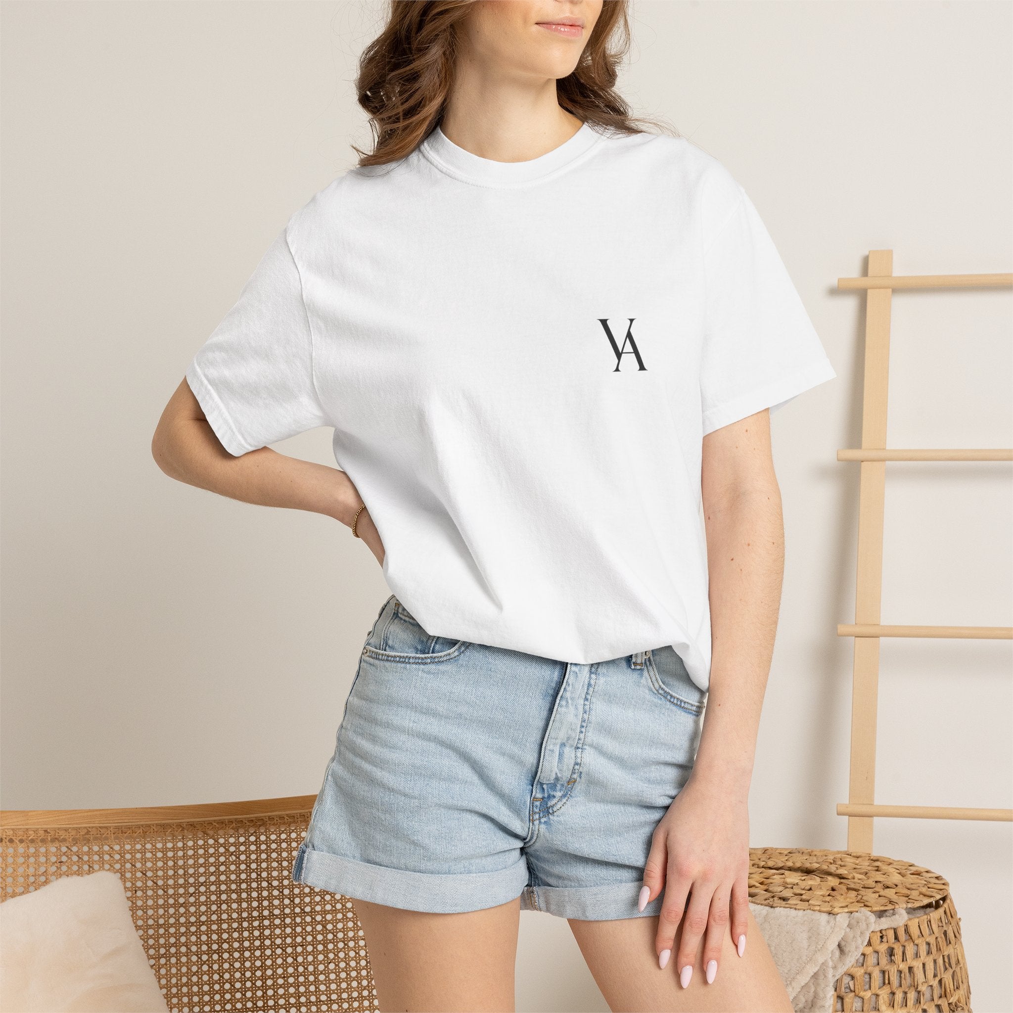 Vaelo Logo T-Shirt — Minimal Branded Graphic Tee